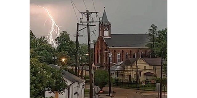 Storms cause thousands to lose power; flooded roads – Mississippi's Best Community Newspaper